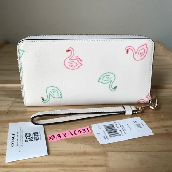 Coach wallet🎈🎈 - Picture 2 of 8